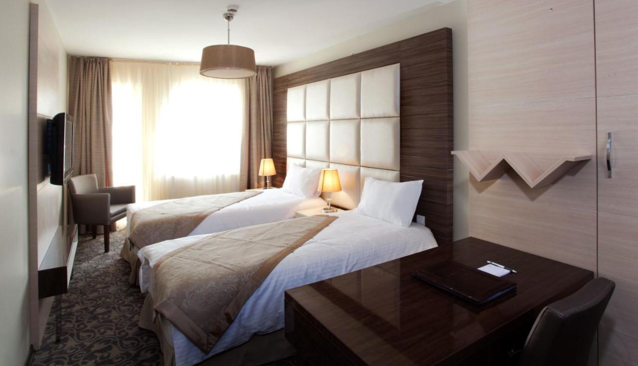 Derpa Suite Hotel Истанбул Екстериор снимка