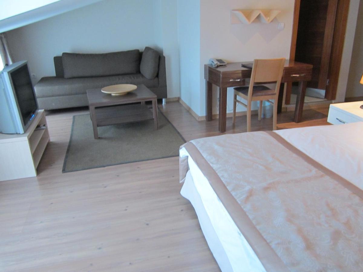 Derpa Suite Hotel Истанбул Екстериор снимка