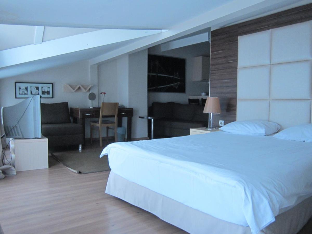Derpa Suite Hotel Истанбул Екстериор снимка