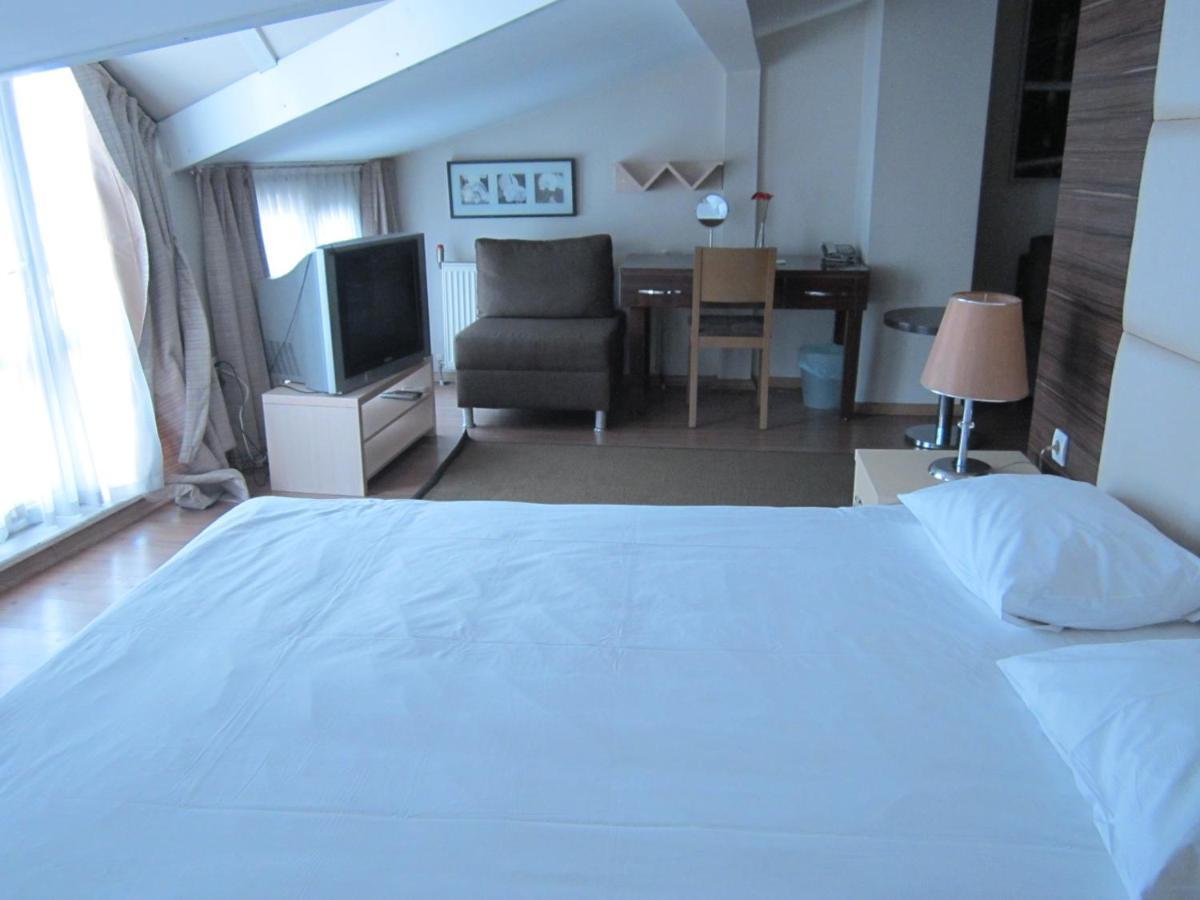 Derpa Suite Hotel Истанбул Екстериор снимка