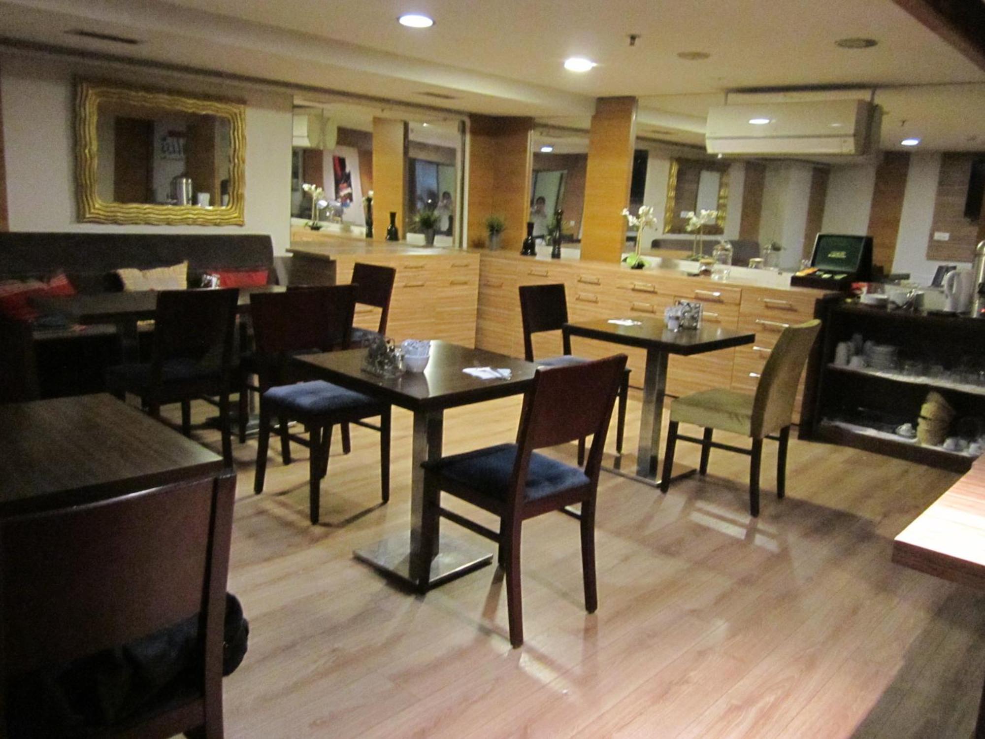 Derpa Suite Hotel Истанбул Екстериор снимка