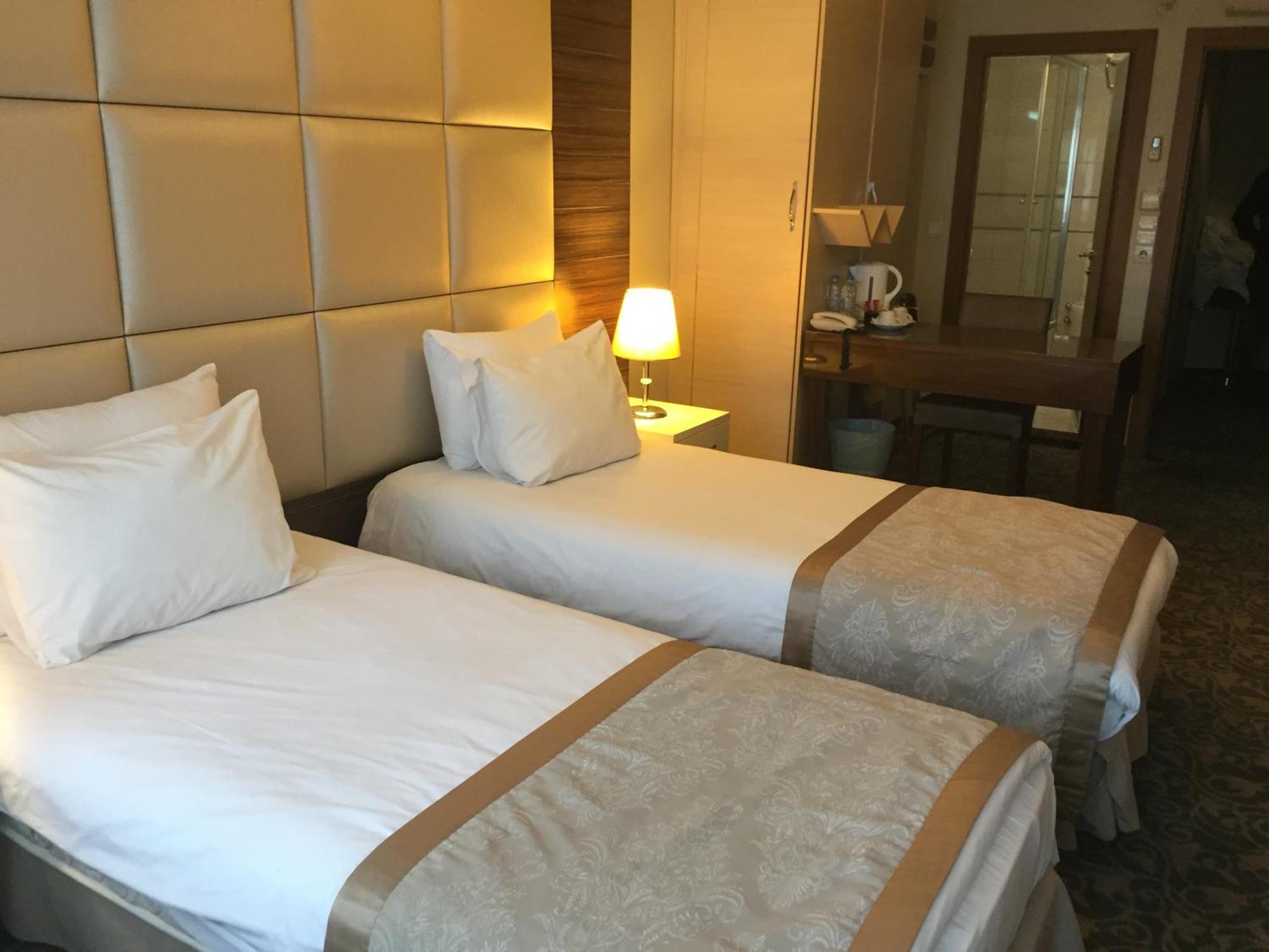 Derpa Suite Hotel Истанбул Екстериор снимка