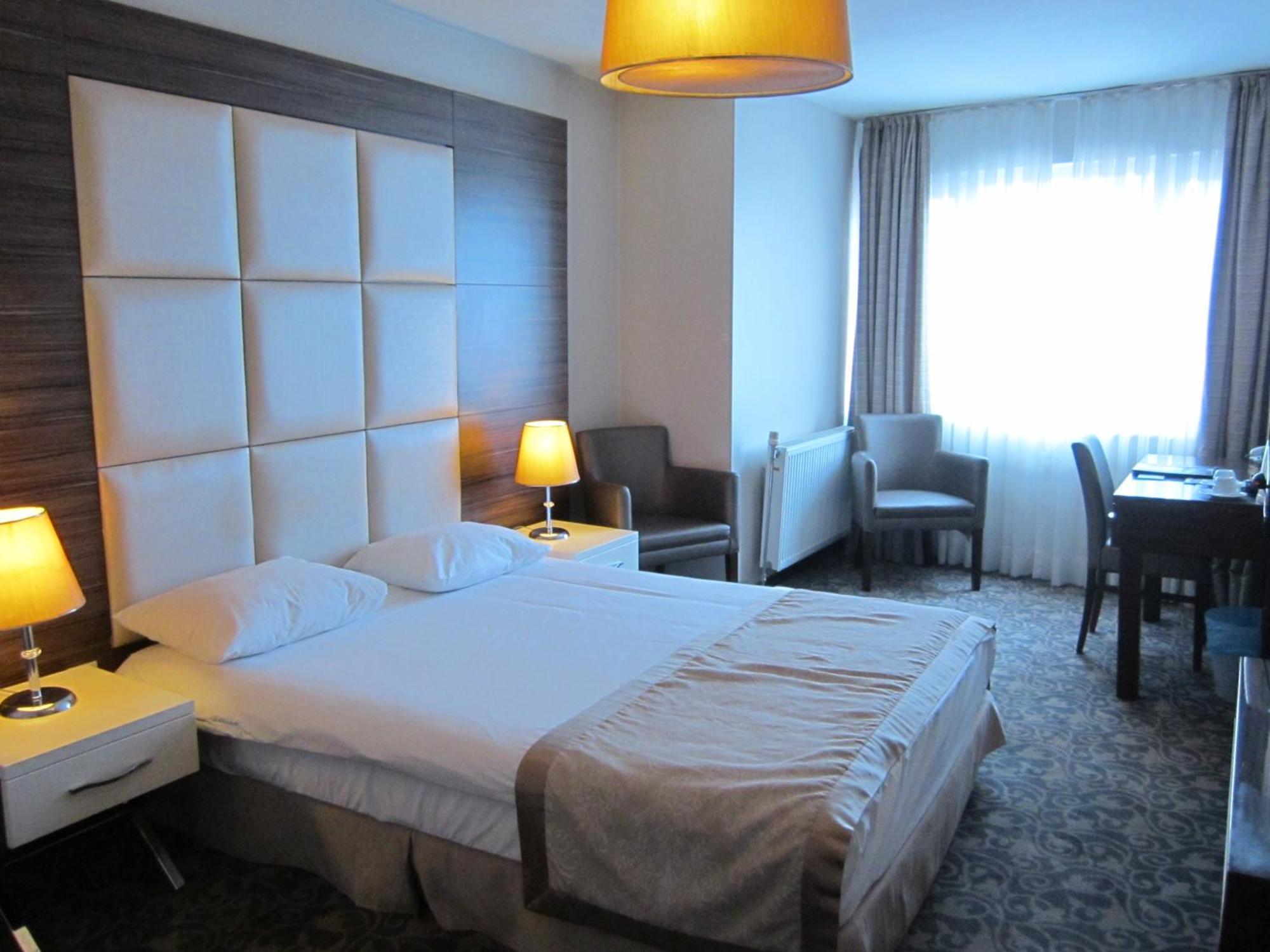 Derpa Suite Hotel Истанбул Екстериор снимка