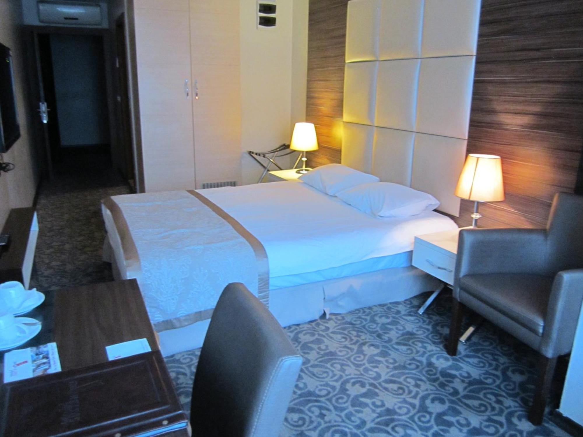 Derpa Suite Hotel Истанбул Екстериор снимка