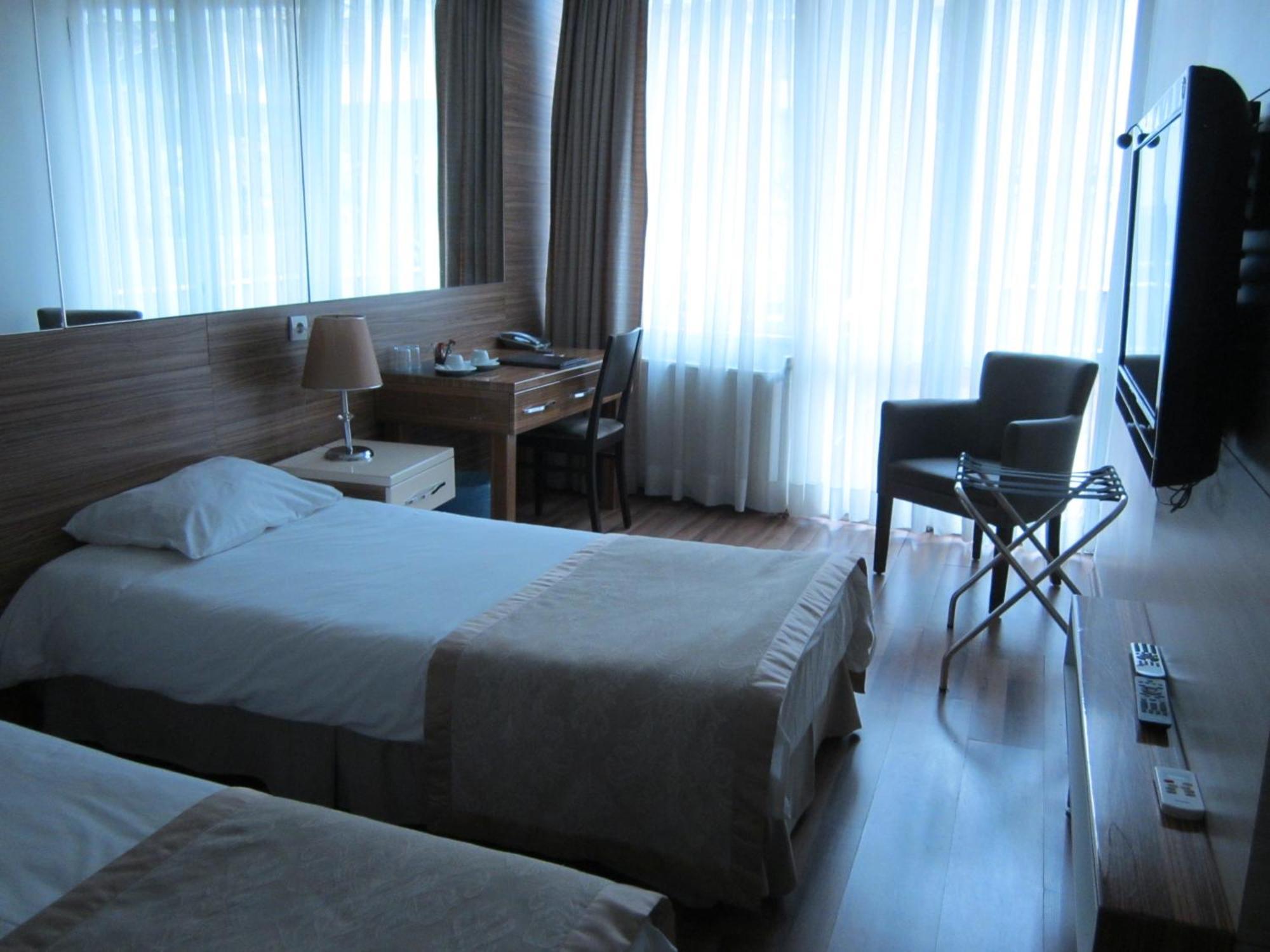 Derpa Suite Hotel Истанбул Екстериор снимка
